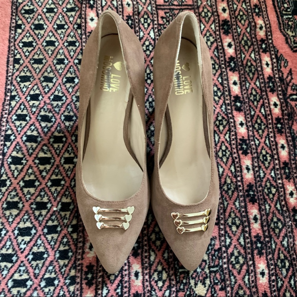 NWOT Love Moschino Brown Suede Heels, Gold Detail
